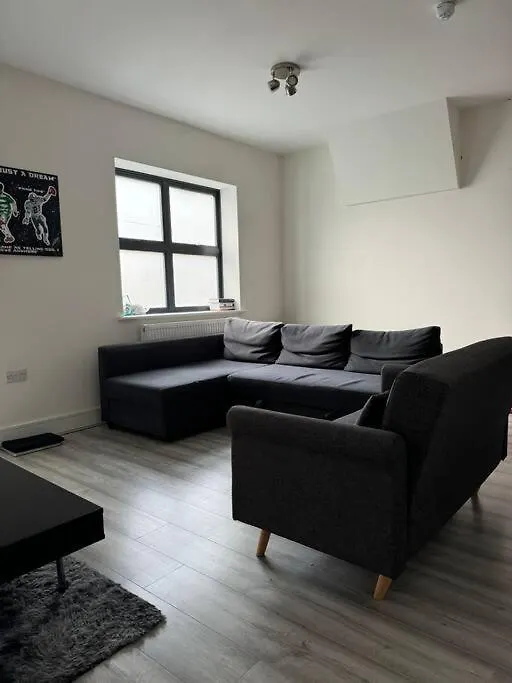 Modern Studio Apartment In The Heart Of Woolwich - 35 Minuets To Central London