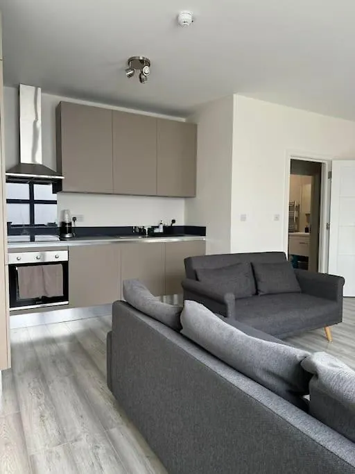 Modern Studio Apartment In The Heart Of Woolwich - 35 Minuets To Central London