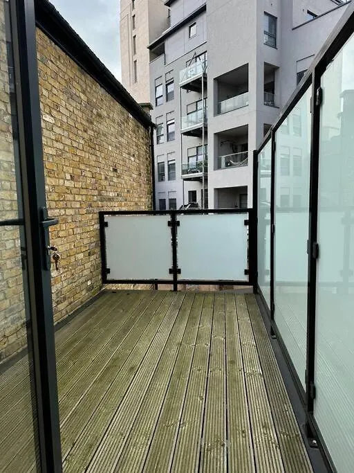 Modern Studio Apartment In The Heart Of Woolwich - 35 Minuets To Central London 0*,  United Kingdom